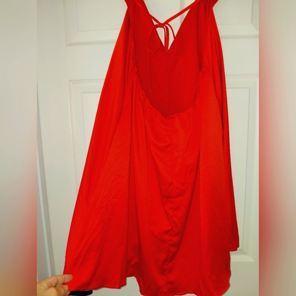 SHEIN Bold Red Halter Dress With Shorts - Picture 3 of 4